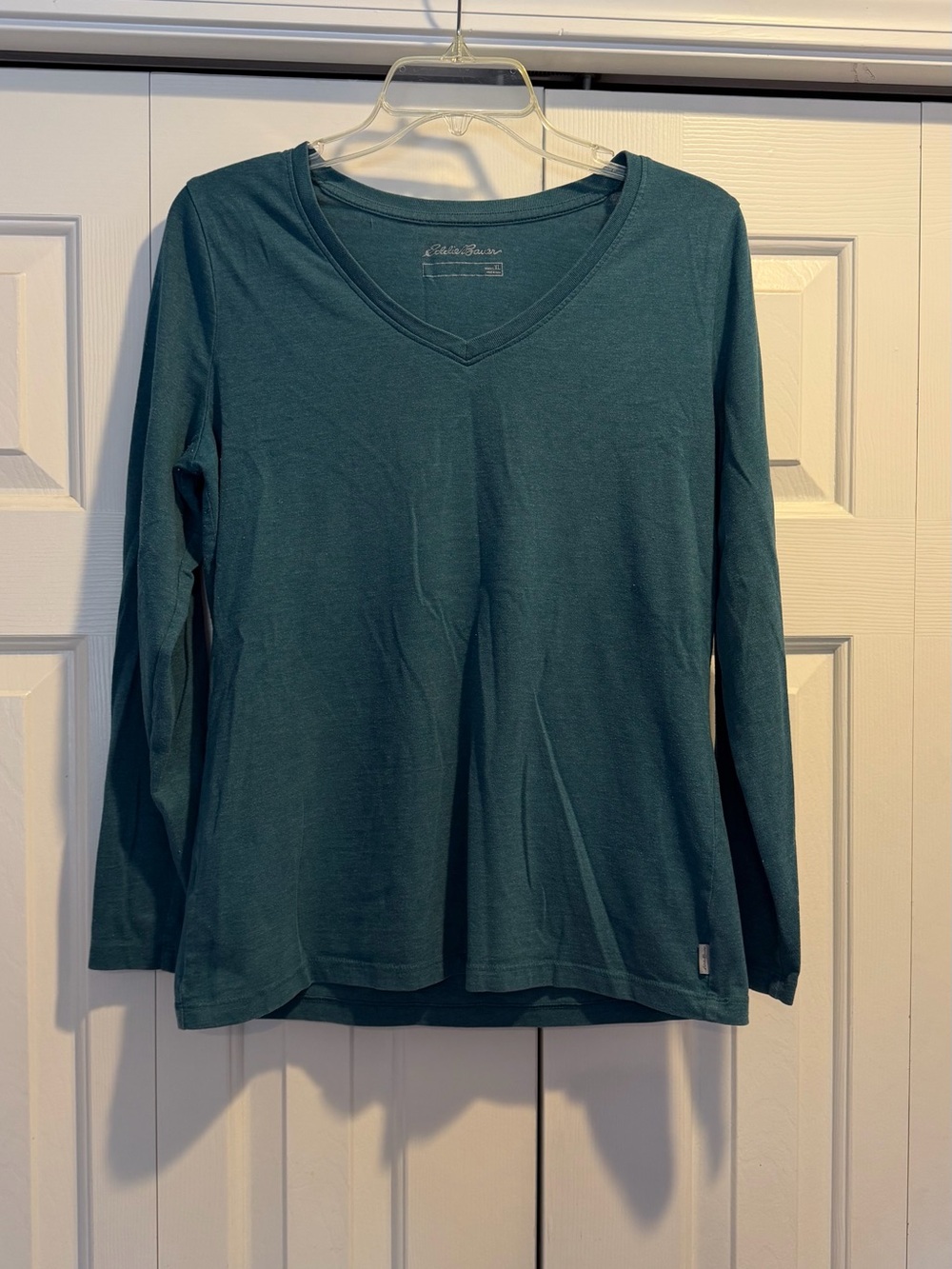 Eddie Bauer Women's Long Sleeve V-Neck T-Shirt Green Size XL